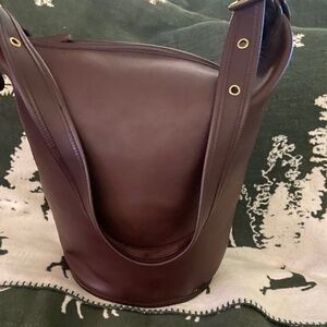 Coach XL feedbag Duffle like NEW